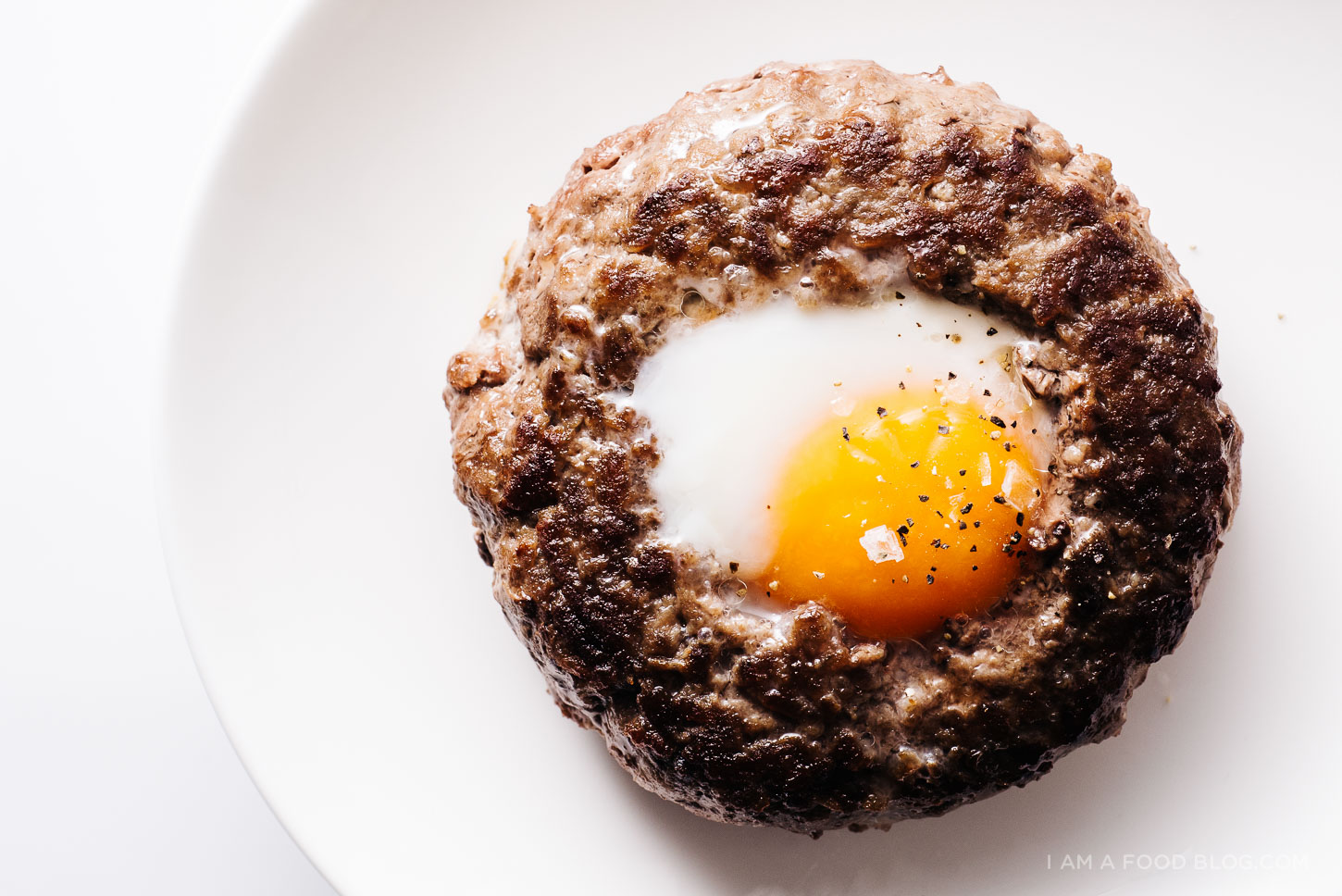 egg-in-a-hole-burger-recipe-4.jpg
