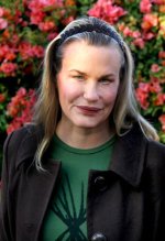daryl_hannah_9_lg.jpg
