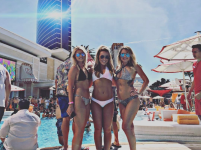 tinder-las-vegas-nevada-encore-beach-club-bikini-women-hot.png