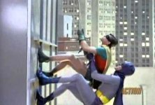 batman-and-robin-climbing-buildings.jpg