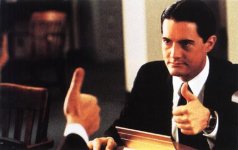 1450028-cooper_thumbs_up.jpg 1450028-cooper_thumbs_up.jpg