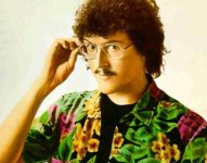 Weird_Al_Yankovic-young_live_cover_on_stage_concert-70_1291632982_crop_550x433.jpg