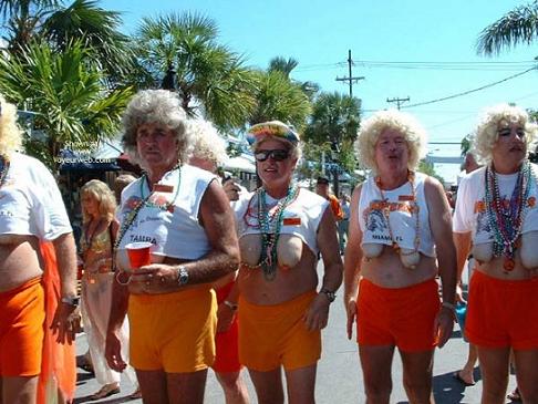 Retired%20Hooters%20Girls.JPG