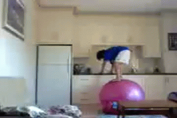 girls_fail_miserably_in_these_hilarious_gifs_12.gif