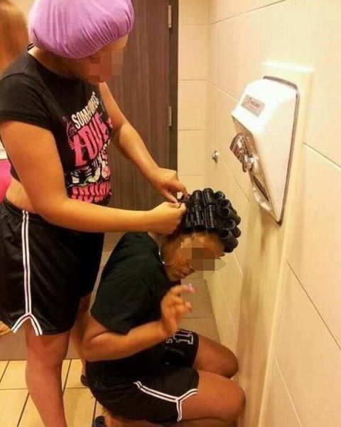 bathroom_antics_16.jpg