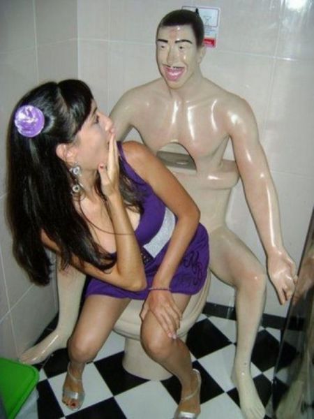 bathroom_antics_11.jpg