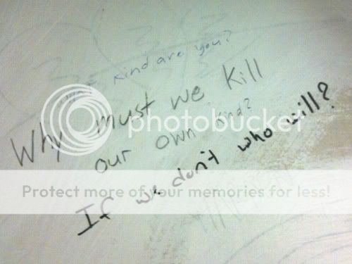 Funny-Bathroom-Graffiti-143.jpg