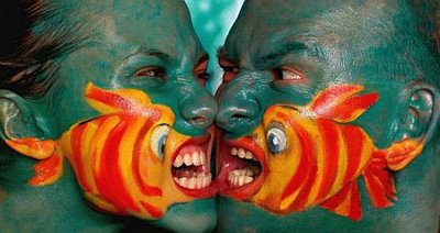 fishkiss2.jpg