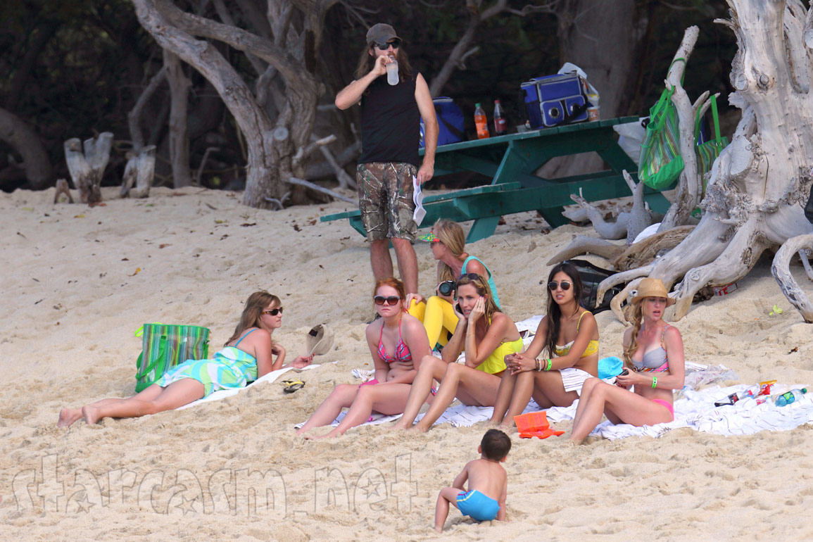 Duck_Dynasty_Robertson_family_Hawaii.jpg