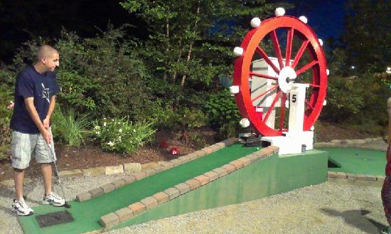 kniess-miniature-golf.jpg