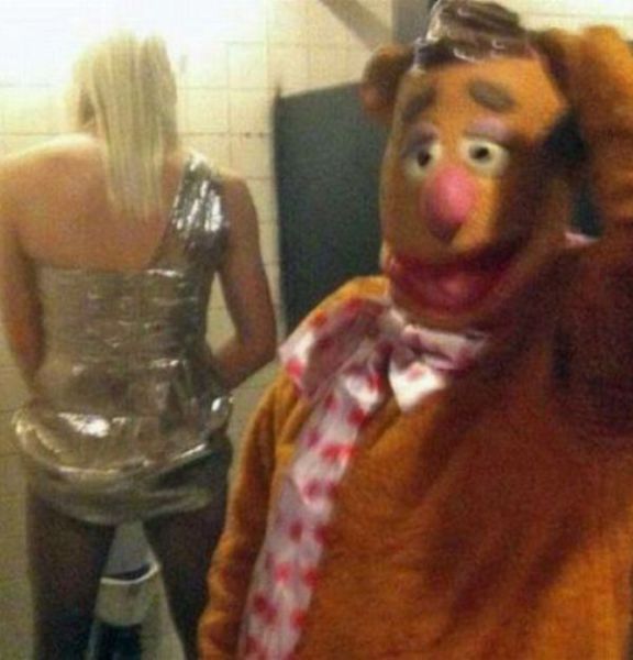 bathroom_antics_25.jpg