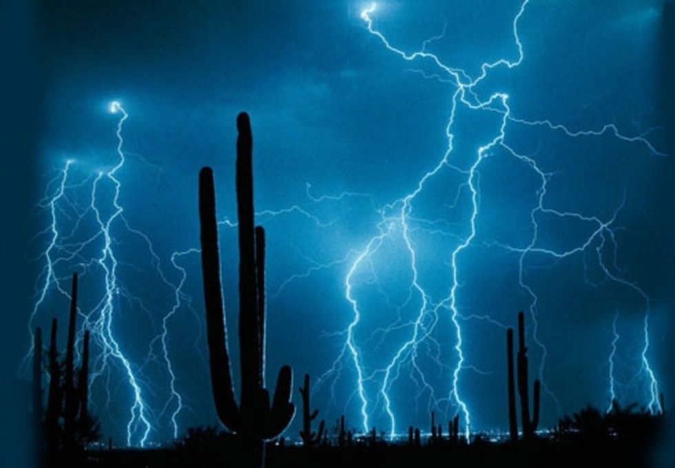 desert-lightening-sky-image-31000.jpg