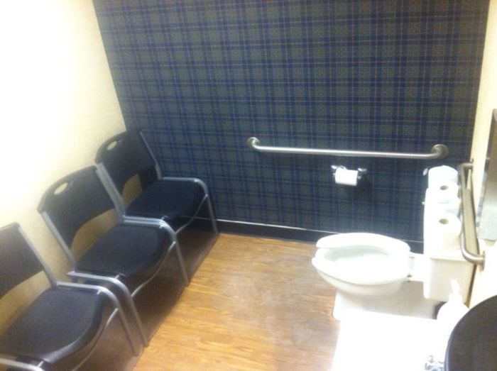bathroom_antics_01.jpg