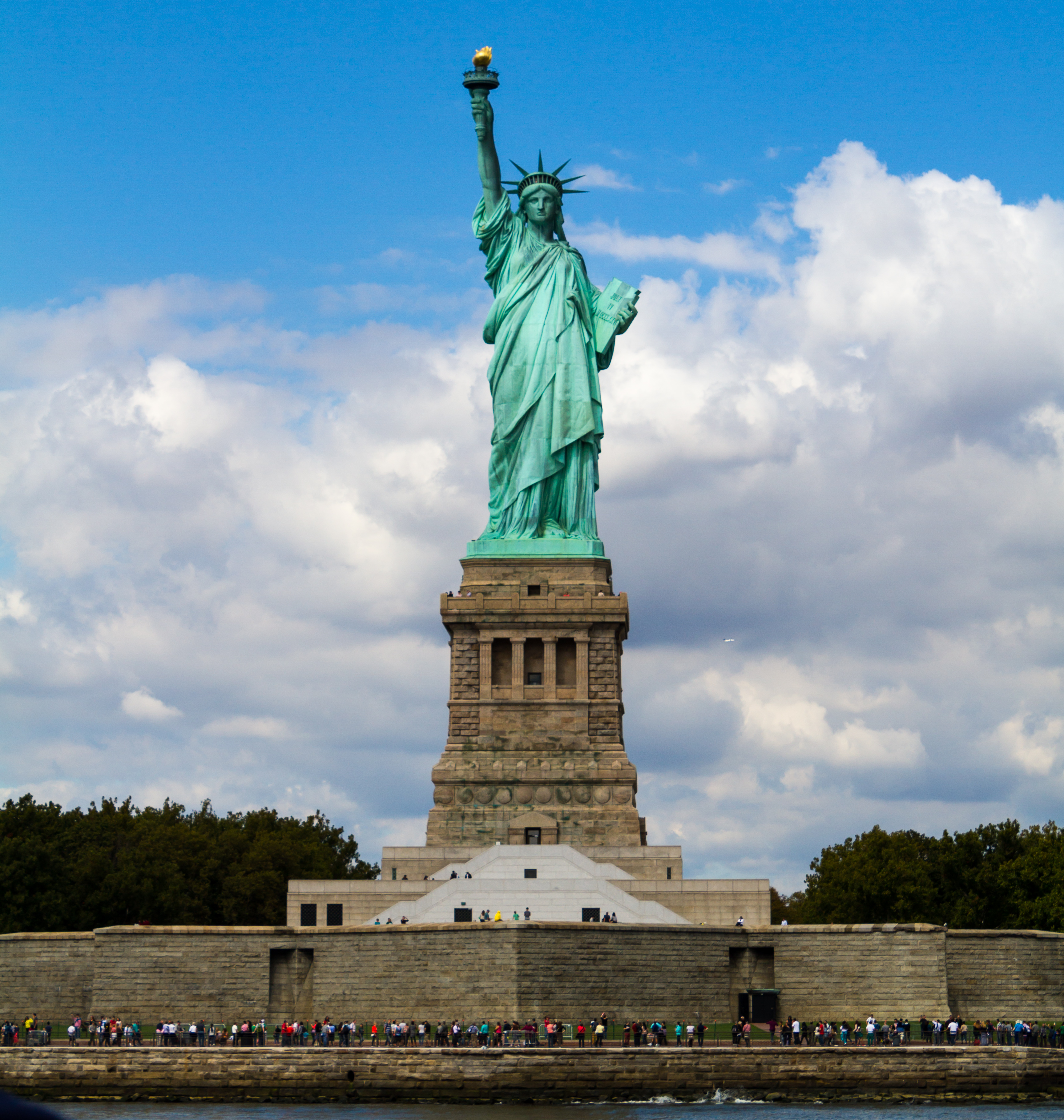Statue_of_Liberty_from_front.jpg
