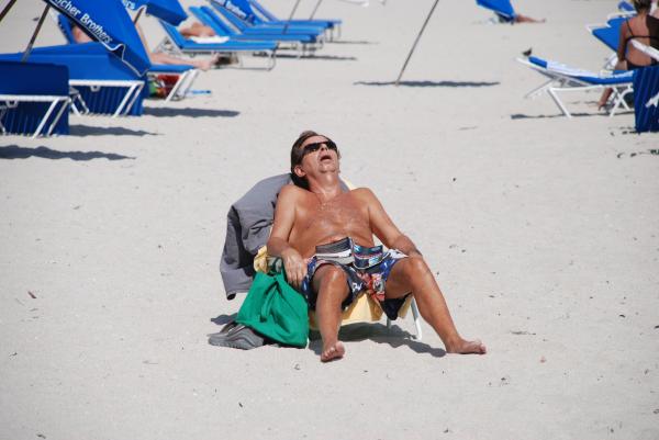 weekend-at-bernies-rob-hans.jpg