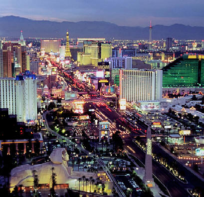 las_vegas_by_night_free_vacation.jpg