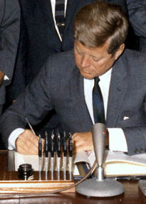 jfk-pens-m.jpg