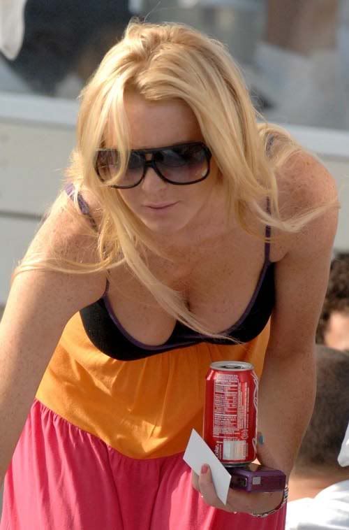 lindsay-lohan-beach-party-04.jpg
